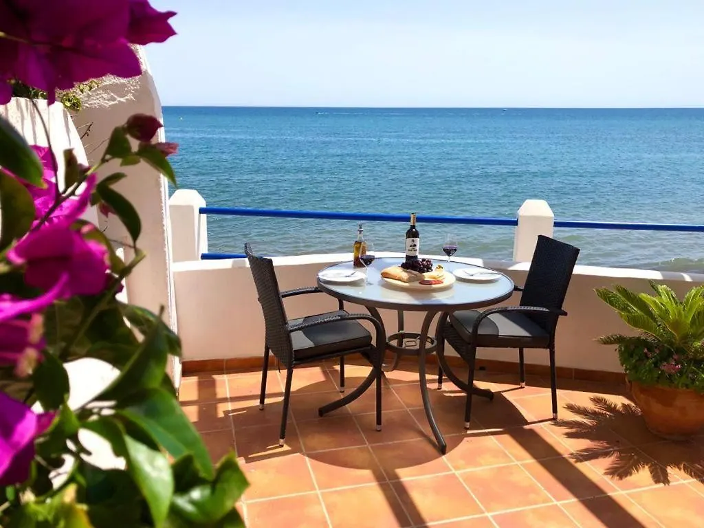 Beach Side Apartments Calahonda location